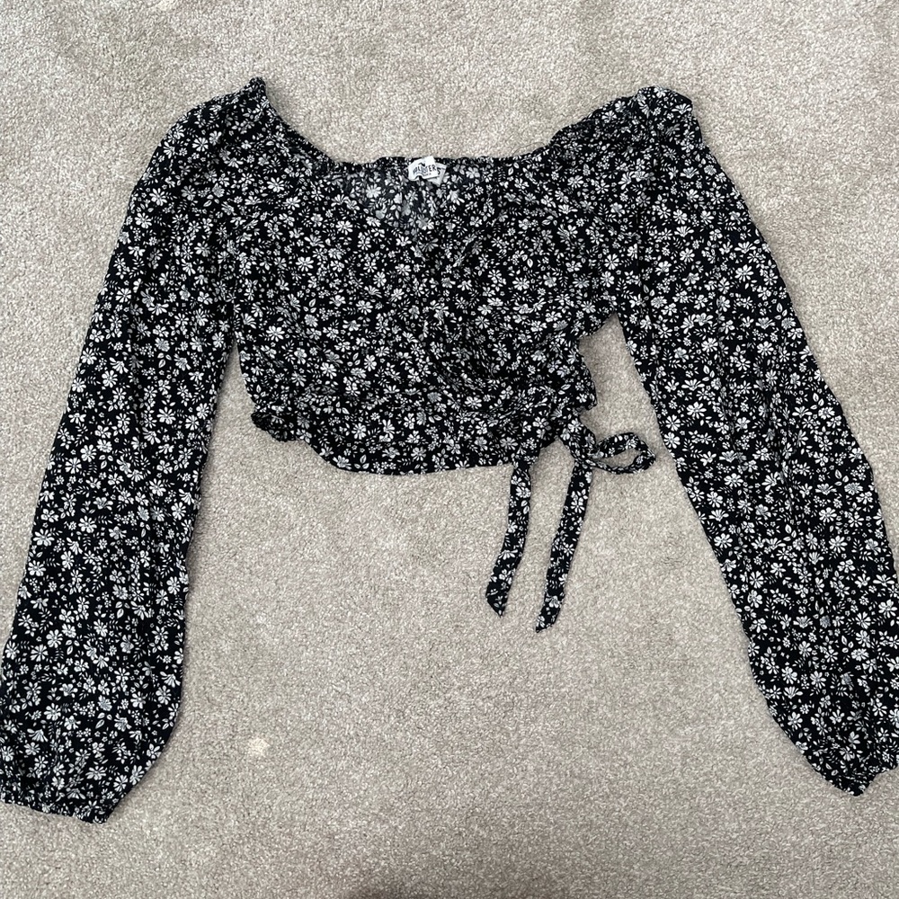 NEW! Hollister cropped shirt